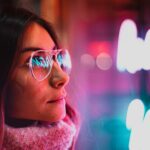Lire la suite à propos de l’article Comment bien choisir l’anti-reflet pour vos lunettes ?