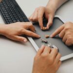 Lire la suite à propos de l’article Choisir la bonne prothèse auditive : Guide complet